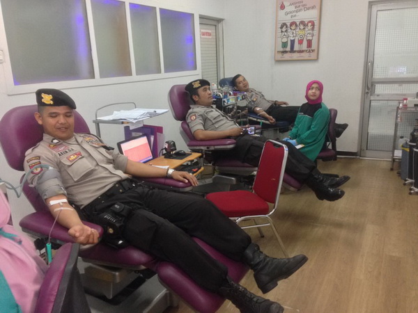Sat Sabhara Polresta Pekanbaru Gelar Donor Darah